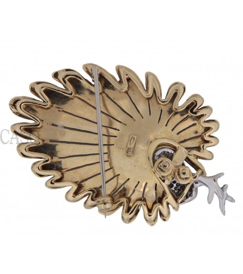 VINTAGE 2 TONE GOLD BROOCH WITH ENAMEL AND DIAMOND
