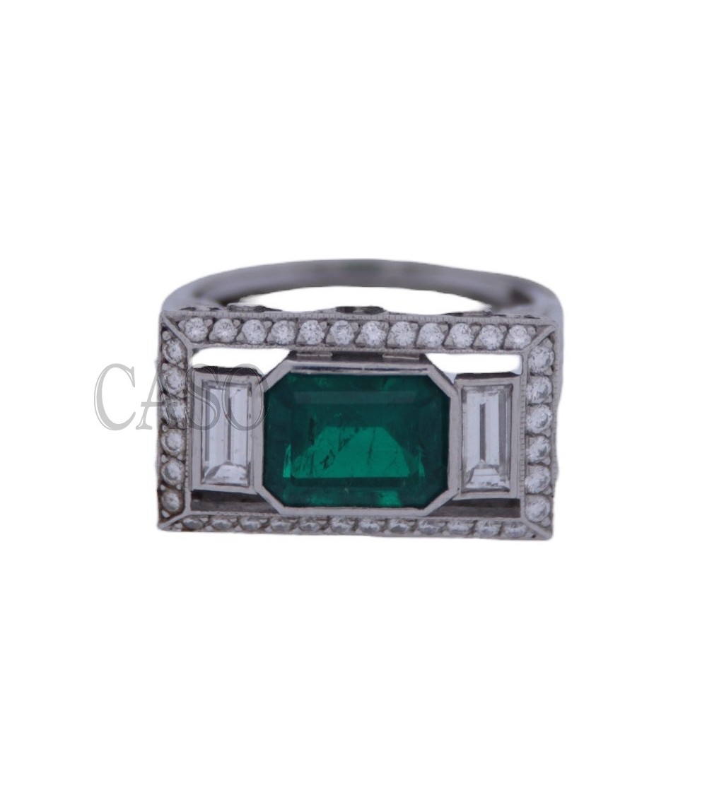 WHITE GOLD EMERALD RING WITH DIAMOND
