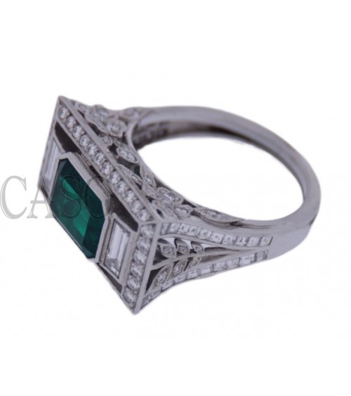 WHITE GOLD EMERALD RING WITH DIAMOND