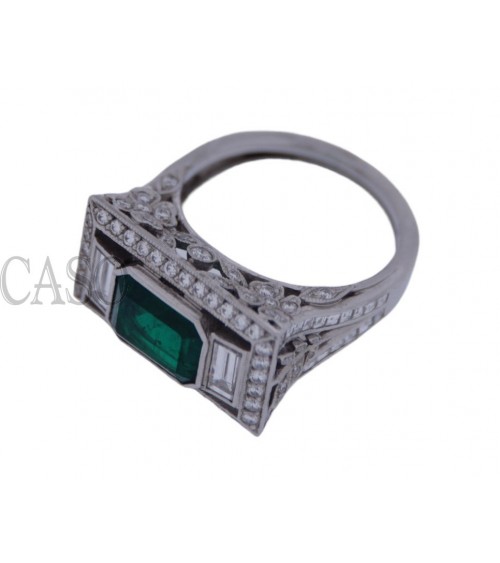 WHITE GOLD EMERALD RING WITH DIAMOND