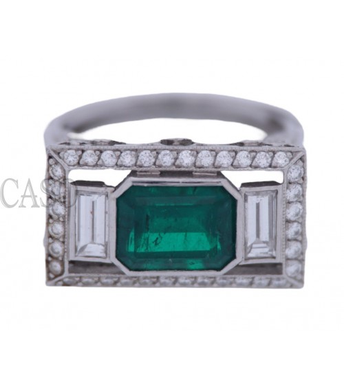 WHITE GOLD EMERALD RING WITH DIAMOND