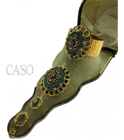 COMPLETO ANTICO IN ORO CON DIAMANTI SMALTI E DIASPRO NELLA SCATOLA ORIGINALE