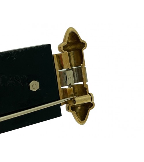 Onyx and gold brooch