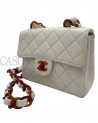 CHANEL MINI SQUARE VINTAGE IN PELLE BIANCO LATTE E BACHELITE