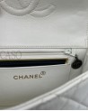 CHANEL MINI SQUARE VINTAGE IN PELLE BIANCO LATTE E BACHELITE