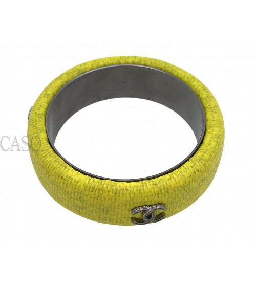 BRACCIALE CHANEL IN PELLE GIALLA CON LOGHI CC