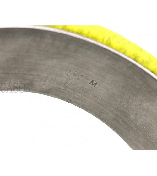 BRACCIALE CHANEL IN PELLE GIALLA CON LOGHI CC