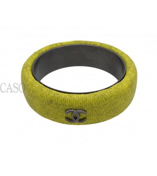 BRACCIALE CHANEL IN PELLE GIALLA CON LOGHI CC