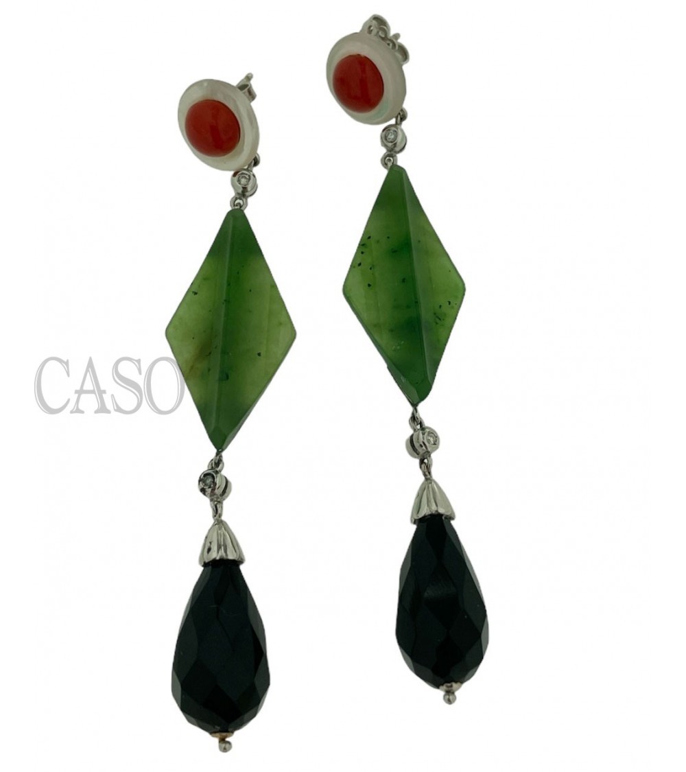 ORECCHINI PENDENTI CON ONICE GIIADA E CORALLO