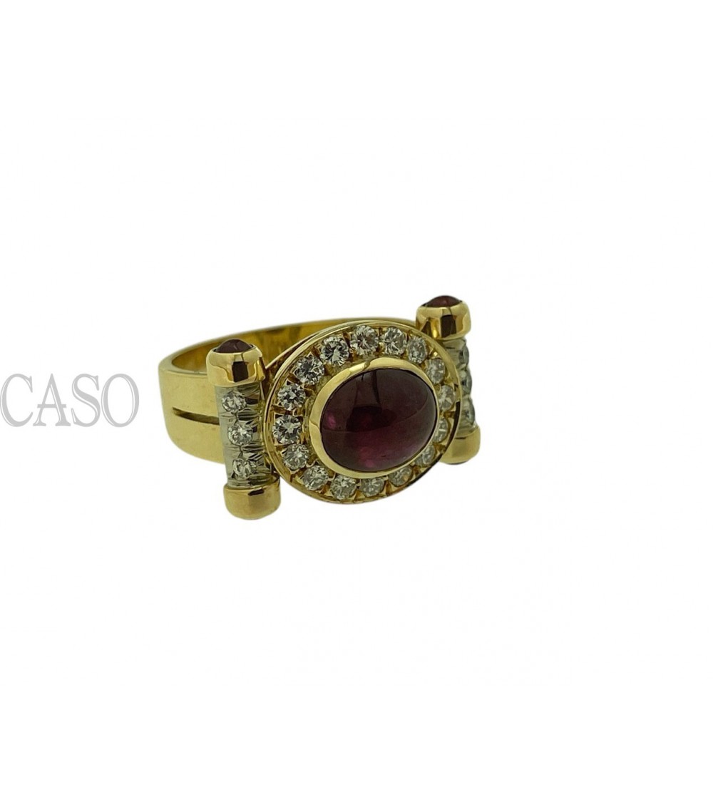 ANELLO VINTAGE CON RUBINO CABOCHON E DIAMANTI