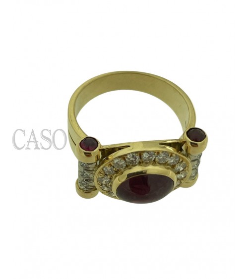 ANELLO VINTAGE CON RUBINO CABOCHON E DIAMANTI