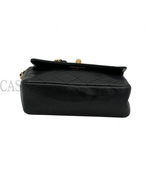 CLASSICA CHANEL VINTAGE EXTRA SMALL IN PELLE