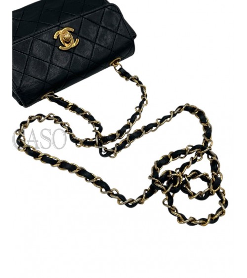 CLASSICA CHANEL VINTAGE EXTRA SMALL IN PELLE
