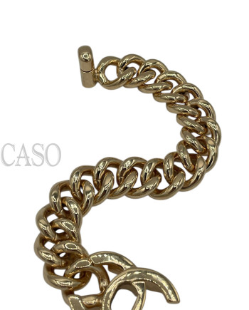 ICONICO BRACCIALE CHANEL CON LOGO