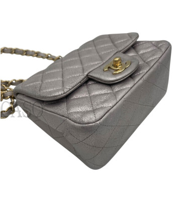CHANEL IN PELLE METALLIZATA LILLA