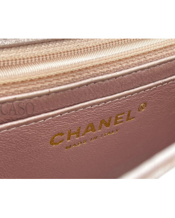 CHANEL IN PELLE METALLIZATA LILLA