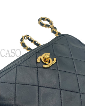 CHANEL CAMERA IN PELLE BLU