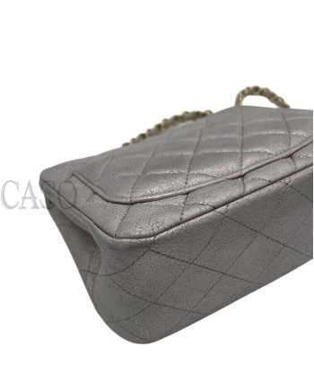 CHANEL IN PELLE METALLIZATA LILLA