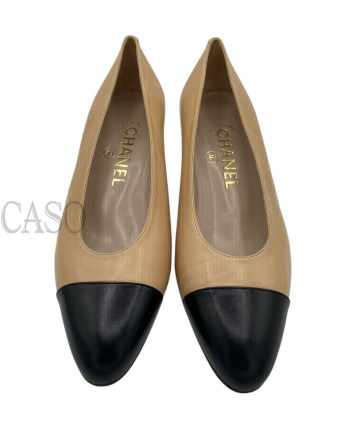 CHANEL VINTAGE DECOLLETE' IN PELLE BEIGE E PUNTA NERA